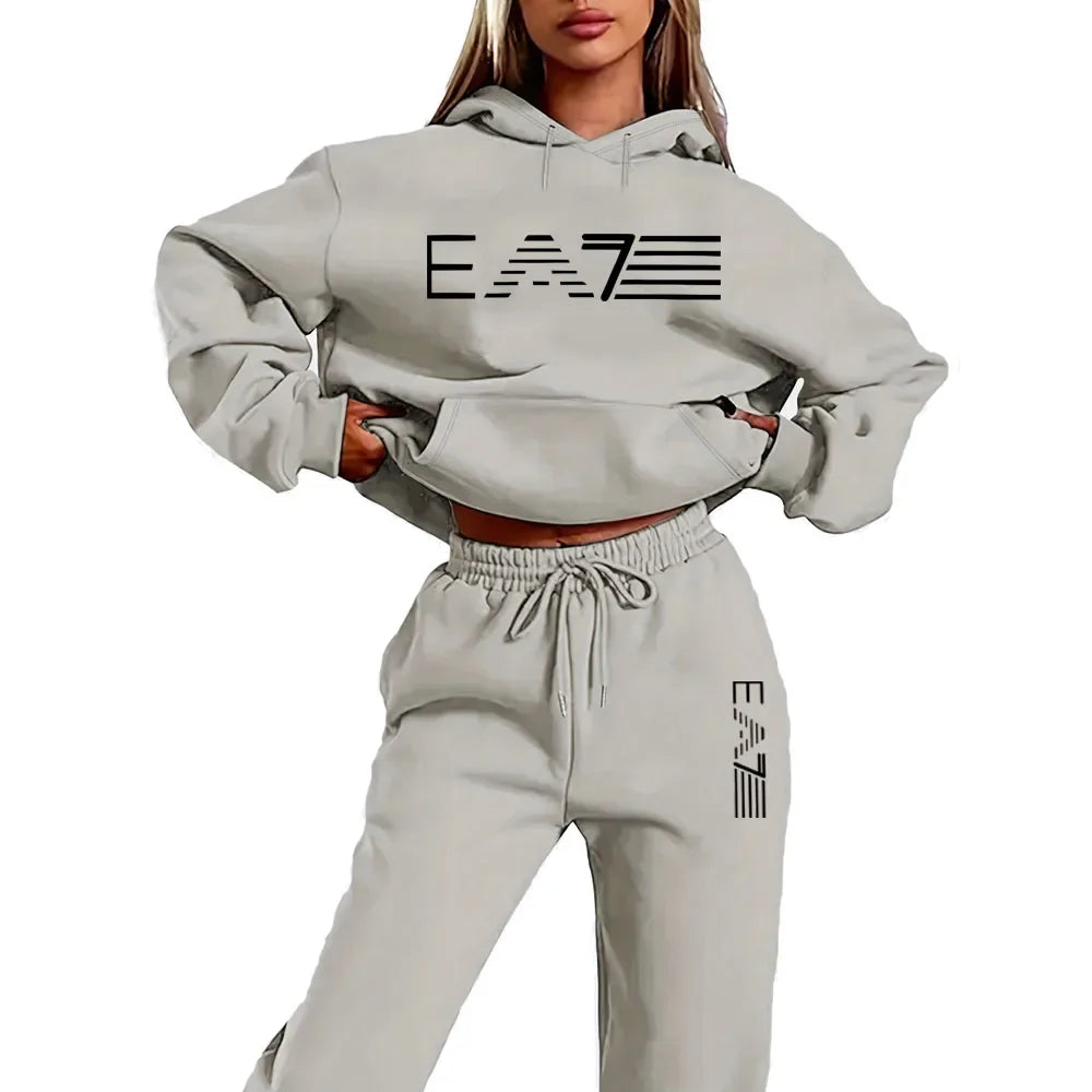 A Collection of Women's Casual and Fashionable Hooded Long-sleeved Polyester Knitted Fabric Drawstring and Lace-up Sweatshirts